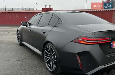 Седан BMW M5 2024 в 