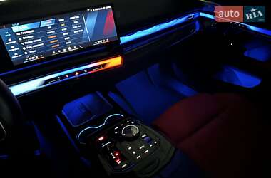 Седан BMW M5 2024 в 