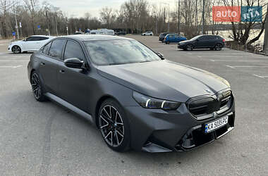 Седан BMW M5 2024 в 