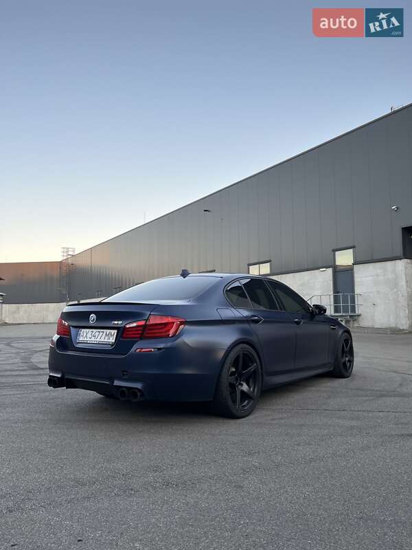 Седан BMW M5 2012 в Киеве