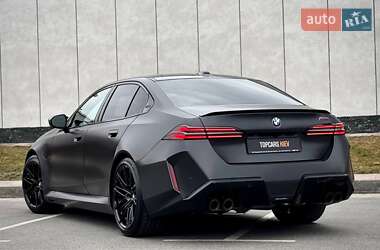 Седан BMW M5 2025 в 