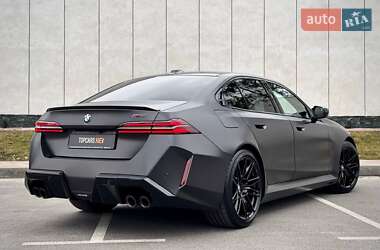 Седан BMW M5 2025 в 