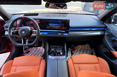 Седан BMW M5 2025 в 