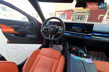 Седан BMW M5 2025 в 
