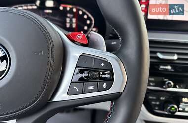 Седан BMW M5 2022 в 