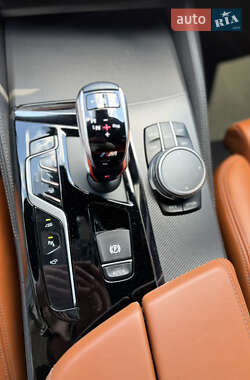 Седан BMW M5 2018 в 