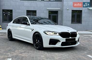 Седан BMW M5 2023 в Одесі