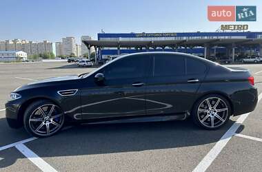 Седан BMW M5 2011 в 