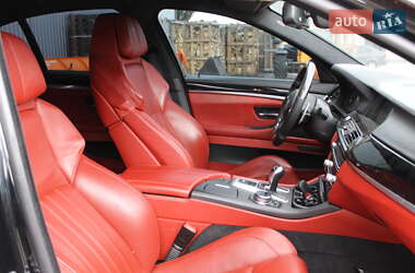 Седан BMW M5 2011 в 