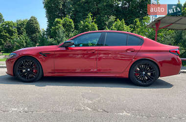 Седан BMW M5 2022 в 