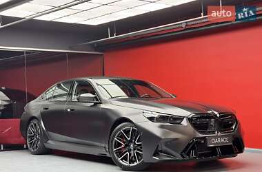 Седан BMW M5 2025 в 