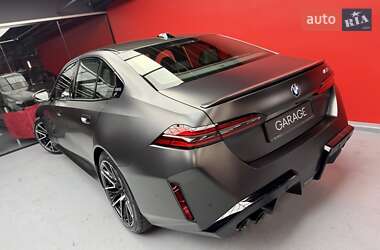 Седан BMW M5 2025 в 