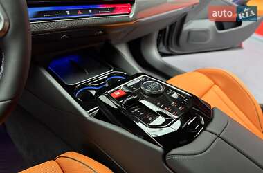 Седан BMW M5 2025 в 