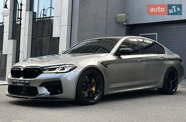 Седан BMW M5 2019 в 