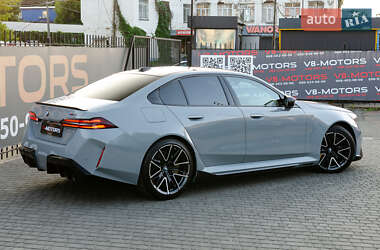 Седан BMW M5 2025 в 