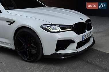 Седан BMW M5 2023 в 