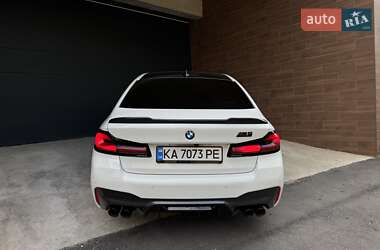 Седан BMW M5 2023 в 