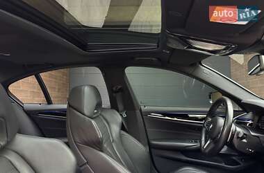 Седан BMW M5 2023 в 