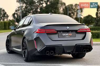 Седан BMW M5 2025 в 