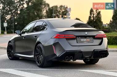 Седан BMW M5 2025 в 