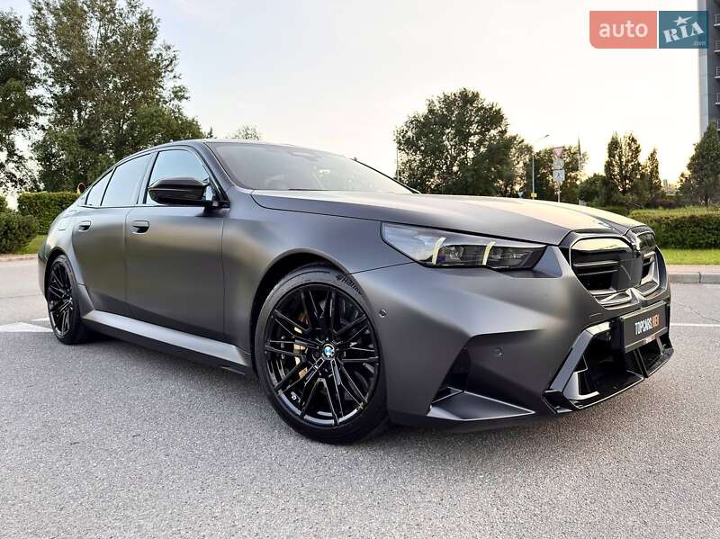 Седан BMW M5 2025 в 