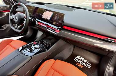 Седан BMW M5 2025 в 