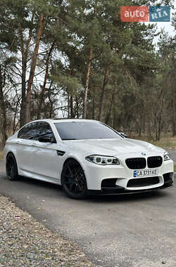 Седан BMW M5 2013 в 