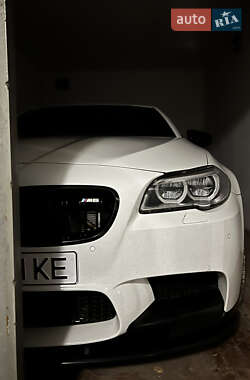 Седан BMW M5 2013 в 