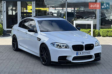 Седан BMW M5 2013 в 
