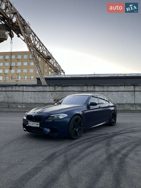 Седан BMW M5 2012 в Києві