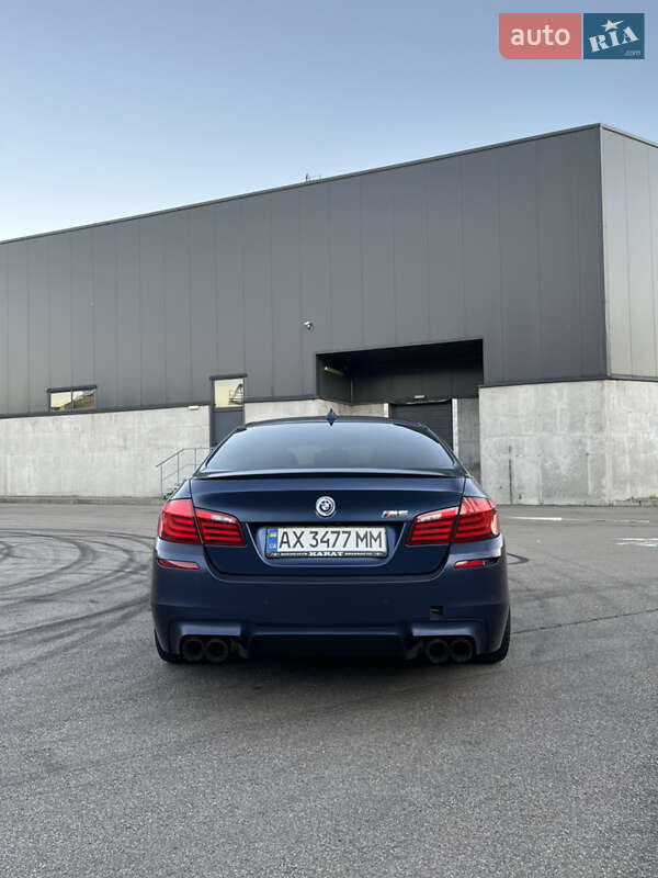 Седан BMW M5 2012 в Києві