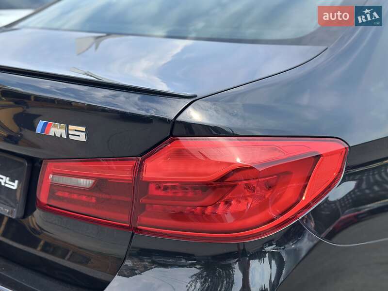 Седан BMW M5 2020 в Киеве