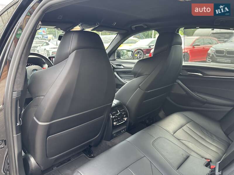 Седан BMW M5 2020 в Киеве