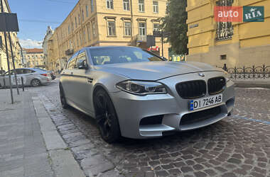 Седан BMW M5 2011 в Львові