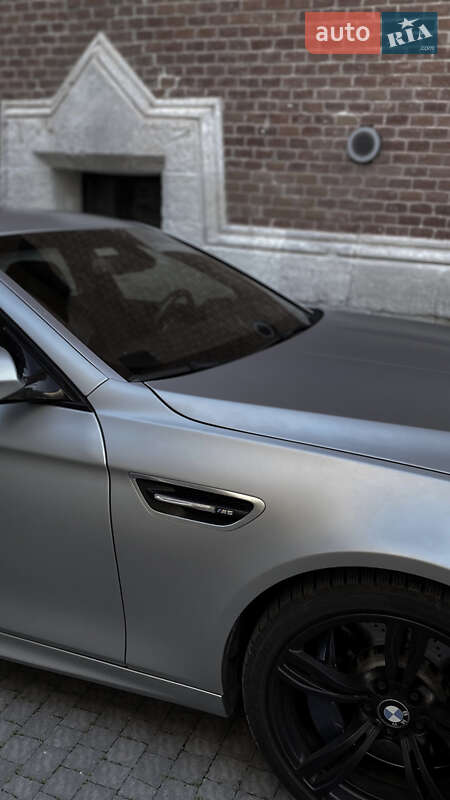 Седан BMW M5 2011 в Львові