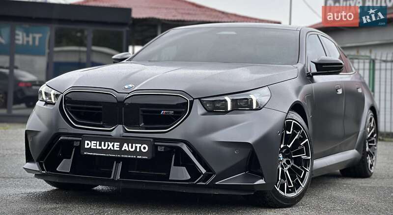 BMW M5 2024