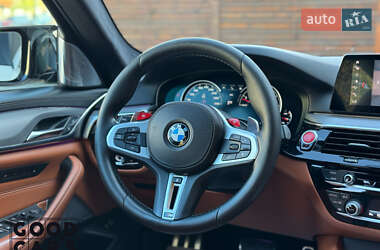 Седан BMW M5 2019 в 