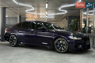 Седан BMW M5 2023 в 