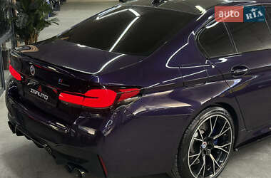 Седан BMW M5 2023 в 
