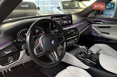 Седан BMW M5 2023 в 