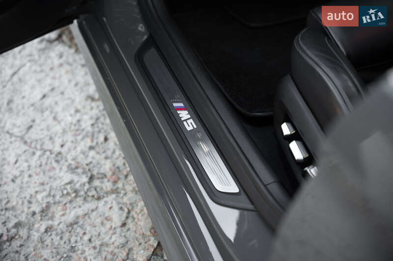 Седан BMW M5 2019 в Киеве