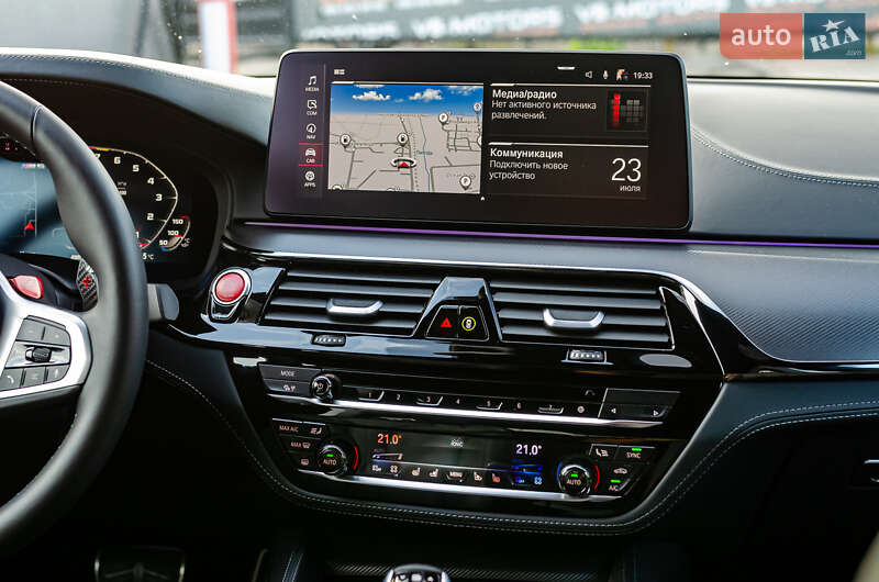 Седан BMW M5 2020 в Киеве