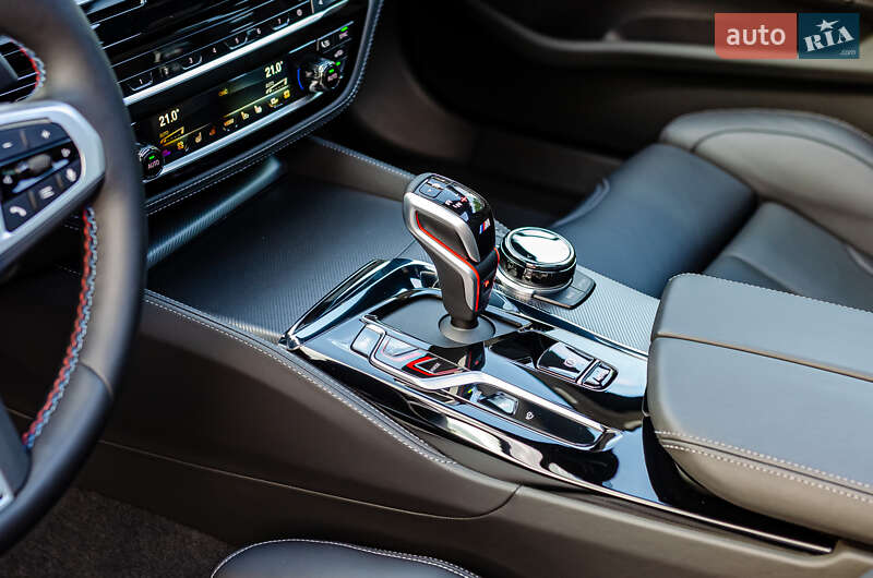 Седан BMW M5 2020 в Киеве