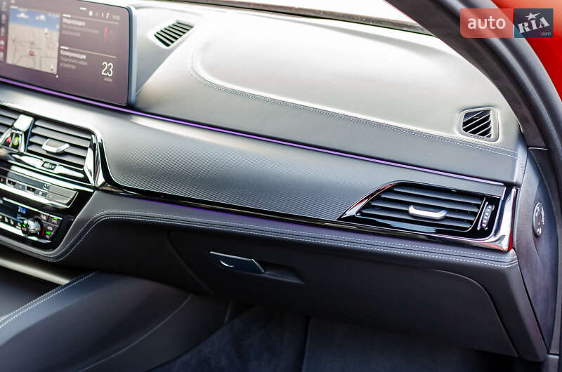 Седан BMW M5 2020 в Киеве