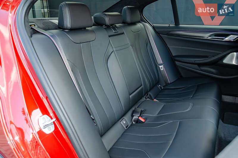 Седан BMW M5 2020 в Киеве