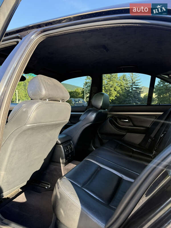 Седан BMW M5 1999 в Виноградове