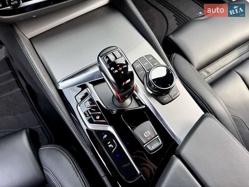 Седан BMW M5 2018 в Киеве