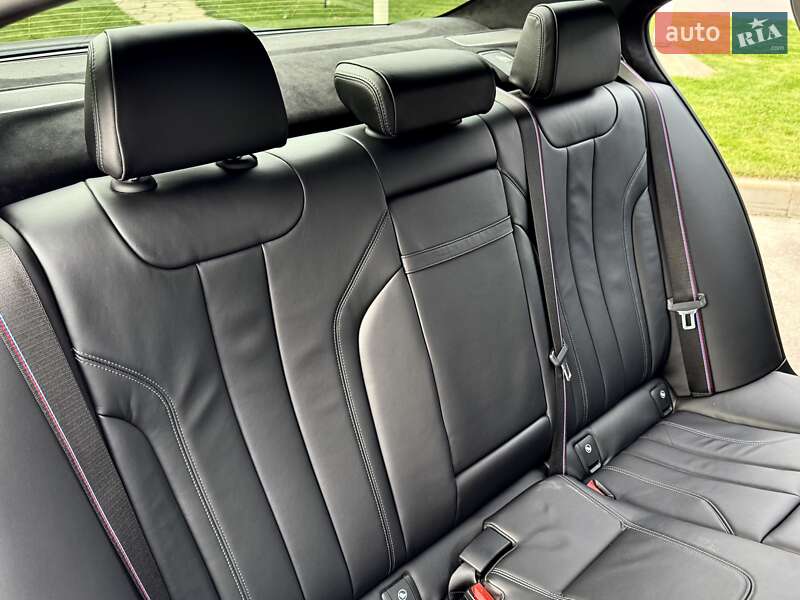 Седан BMW M5 2018 в Киеве