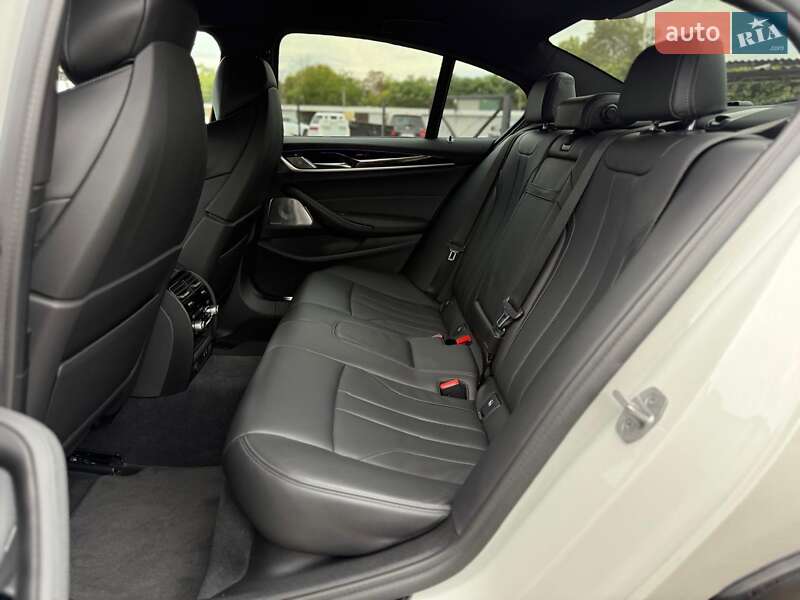 Седан BMW M5 2022 в Одессе