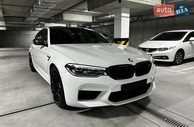 Седан BMW M5 2019 в 